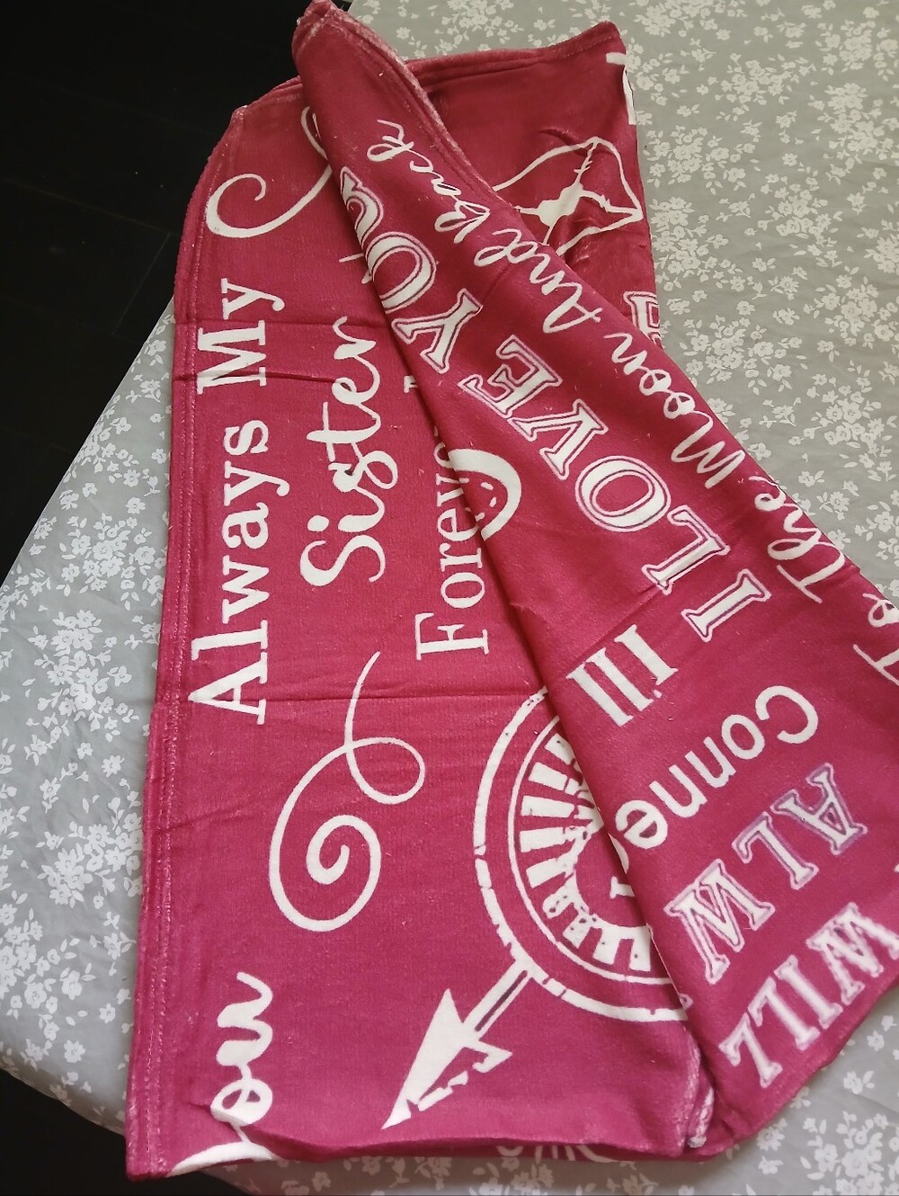 Sisterhood Vintage-Style Pink Text Throw Blanket - Unbranded